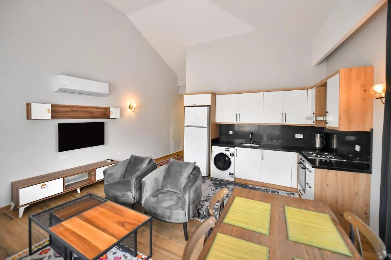 פאטהיה Red Moon Suites