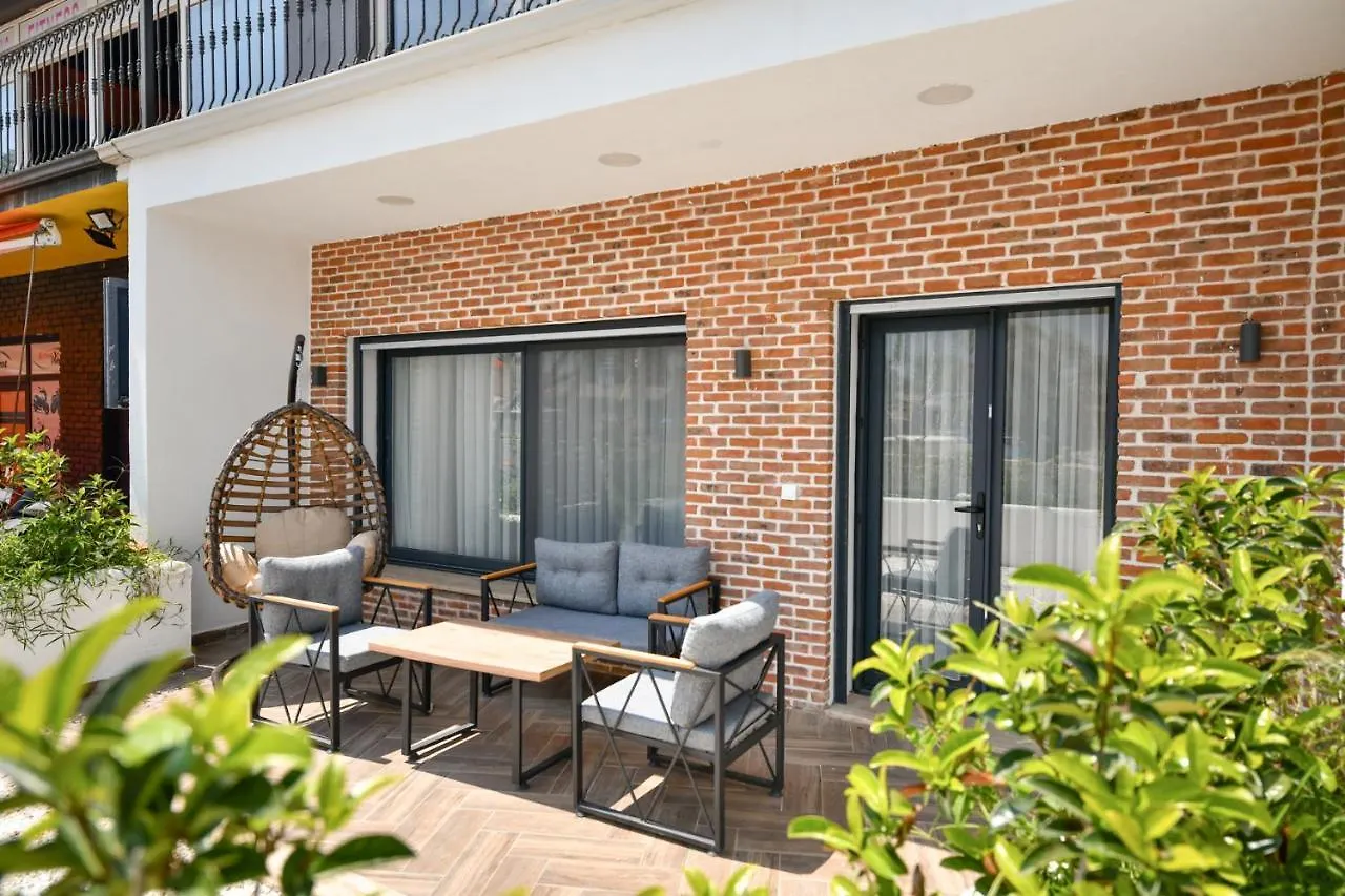מלון דירות פאטהיה Red Moon Suites